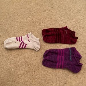 3 pairs of socks
